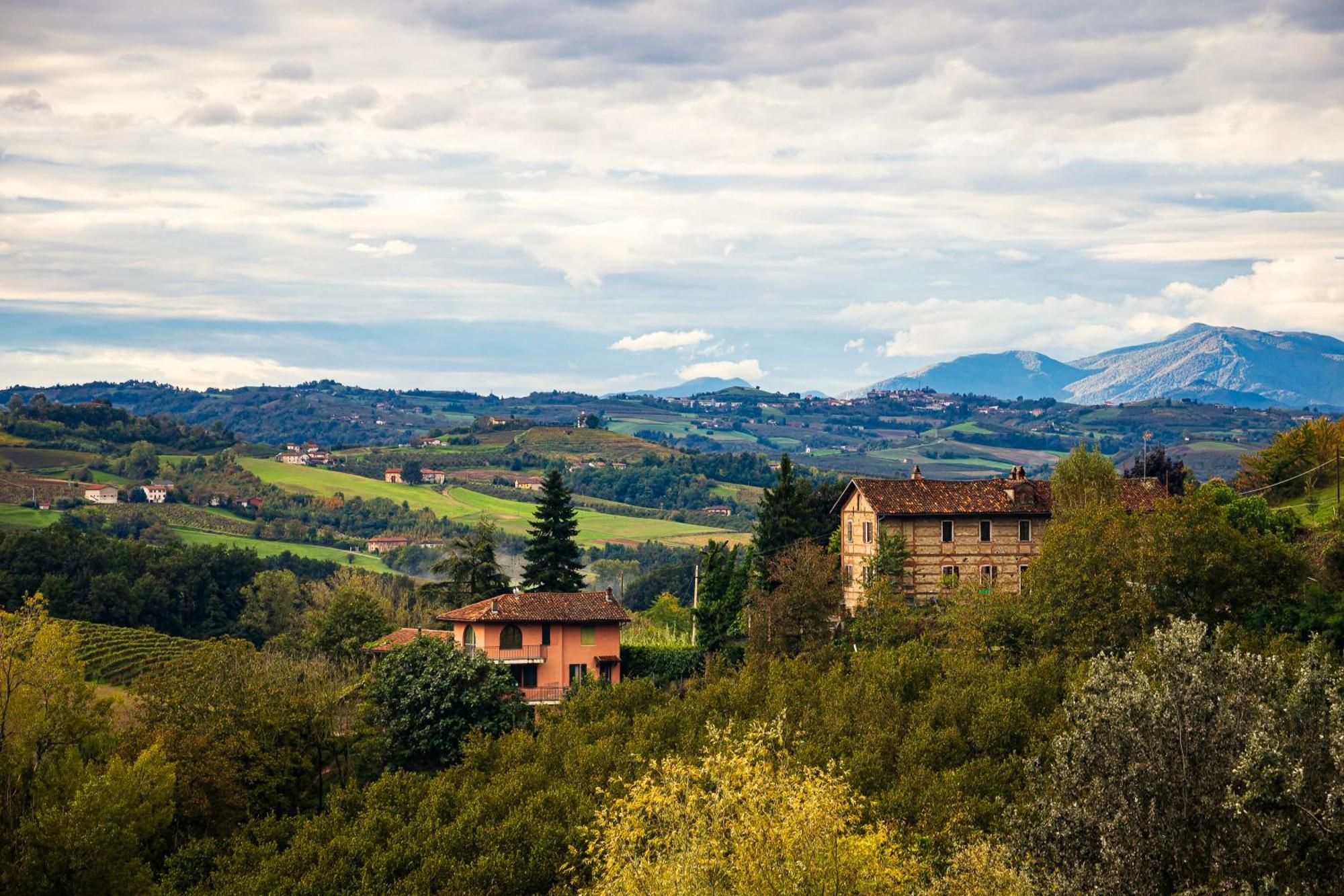 Hotel Charming Barolo Wine Loft Monforte dʼAlba Exteriér fotografie